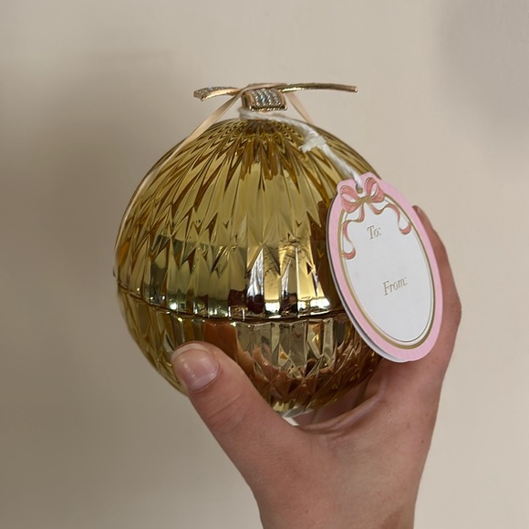 Other - Gold candle with cute bow accessory